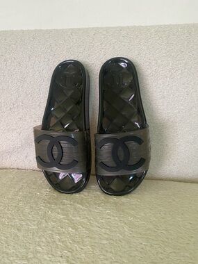 CHANEL Black Jelly Slide Sandals Logo Quilted